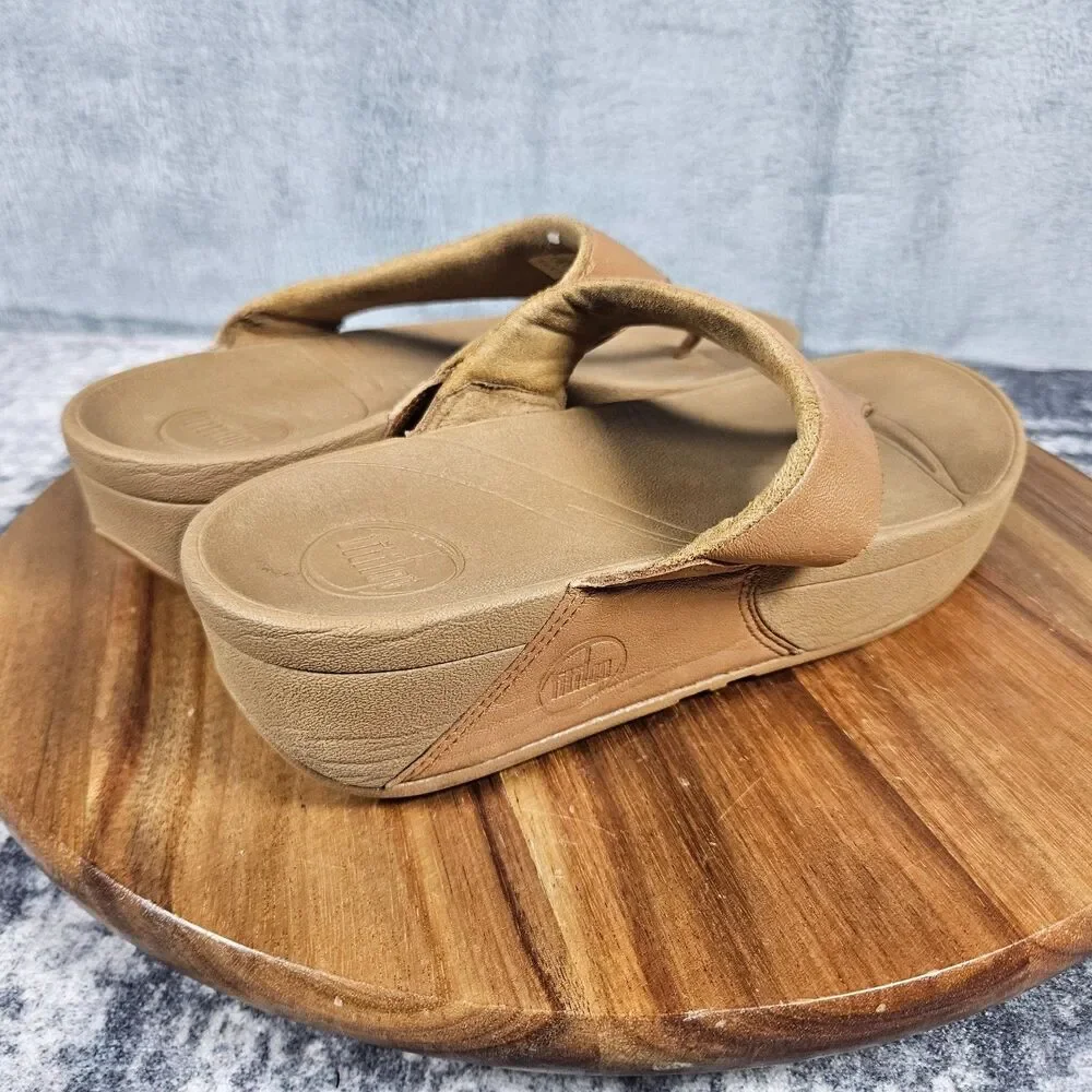FitFlop Lulu Sandals Womens 7 Lightly Tan Wedge Thong Slide Flip Flop Toe Post